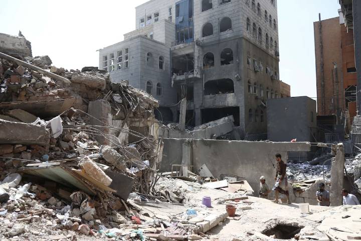 Ofensiva sobre el Mar Rojo. Israel atacó en Yemen el principal puerto por donde ingresan alimentos y suministros