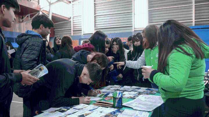 Comienza postulación a gratuidad y becas: este es el top 10 de las carreras más caras en Chile