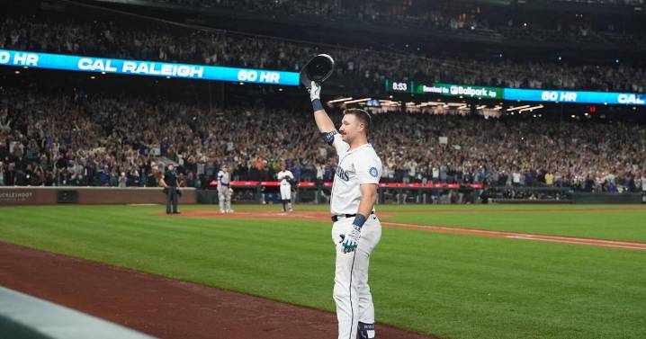 Mariners win AL West for 1st time in 24 years as Raleigh reaches 60 homers in 9