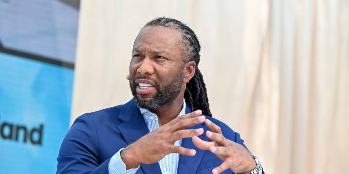 How playing chess helped NFL star Larry Fitzgerald slow down his thoughts while managing ADHD and level up his investing game