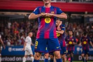 Barcelona aplastó al Valencia y no le pierde pisada al Real Madrid