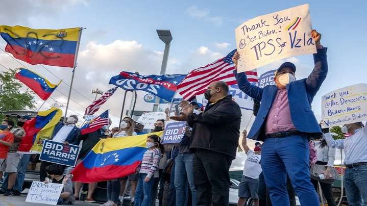 El Gobierno Trump revoca el beneficio migratorio TPS para un cuarto de millón de venezolanos