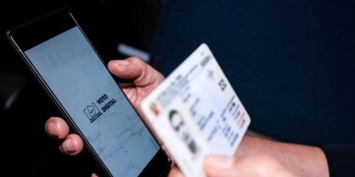 Elecciones 2026: JNE advierte que solo 75 mil peruanos en el exterior podrían realizar el voto digital