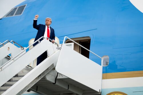 Anuncia Trump ataque letal de EU a embarcación con drogas en el...