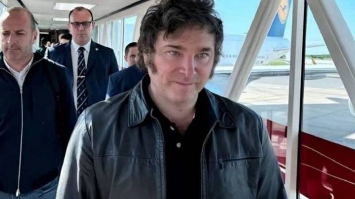 Milei se fue a Estados Unidos en medio del escándalo por presuntas coimas