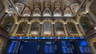 El Ibex 35 se aferra a los 15.000 puntos antes de los resultados de Inditex