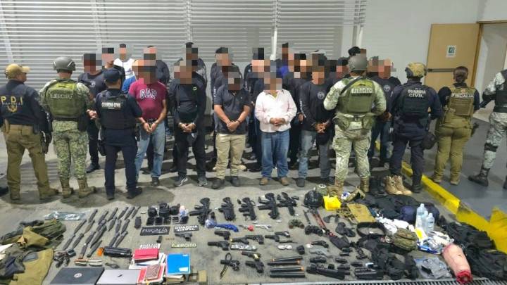 Detienen a 38 presuntos integrante de La Luz del Mundo en Michoacán, entre ellos un estadunidense