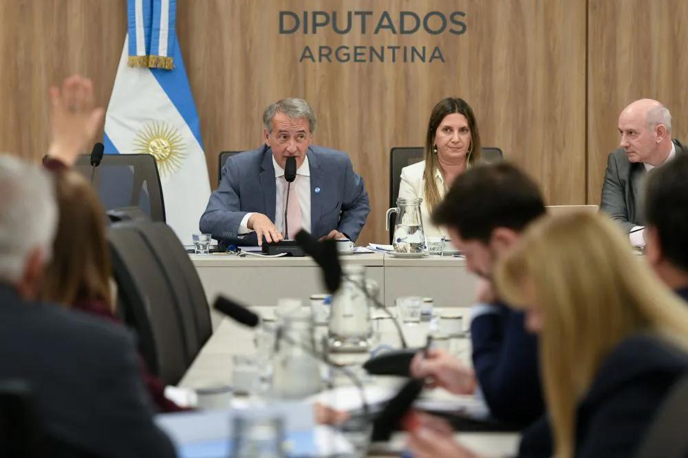 Diputados: la oposición avanzó con el dictamen para interpelar a Karina Milei por las coimas en la Andis