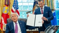 Trump amenaza con derribar aviones de guerra venezolanos