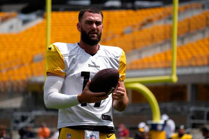 NFL Security Makes Decision on Steelers QB Skylar Thompson’s Robbery Incident in Dublin Week 4 in Ireland has an unexpected off the field twist for the Steelers quarterback Skylar Thompson before the 