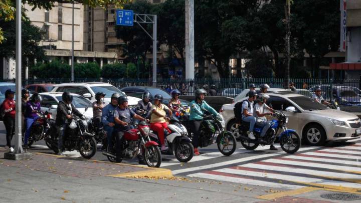 INTT prohibió el transporte de niños menores de 10 años en motos