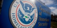 EEUU: Dos millones de indocumentados han sido deportados o se han autodeportado
