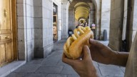 María Muñoz, doctora: "Esto es lo que estás comiendo realmente cuando te pides un bocadillo de calamares"
