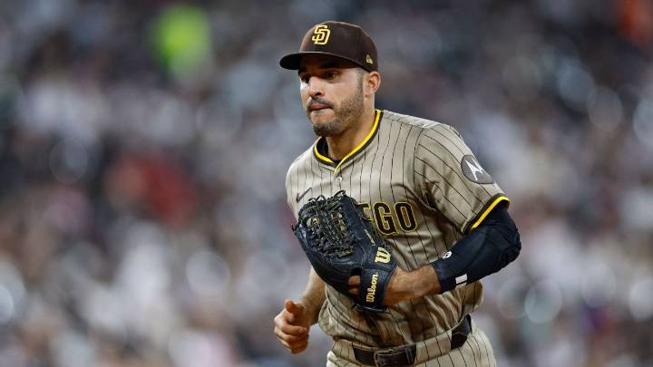 Padres' Laureano breaks finger, will miss 1st round of playoffs