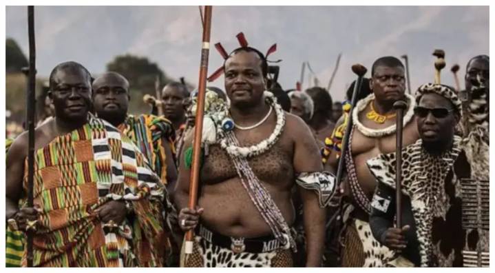 El Rey africano Mswati III de Esuatini llega a Puerto Vallarta en visita privada