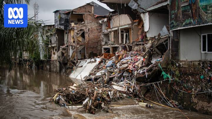At least 14 dead in Bali as floods inundate homes, force evacuations
