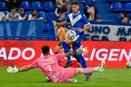 "¡Así se juega al fútbol!" El show del Mellizo: Vélez reaccionó a un blooper de Magallán con dos golazos y el DT explotó de felicidad
