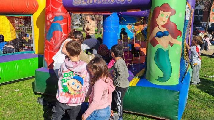 El Club ciclista reunió muchos chicos en la Plaza Moreno