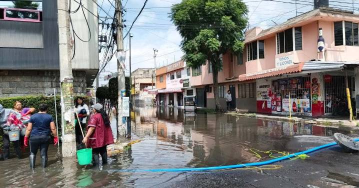 Deja tormenta histórica 8 mil familias afectadas en Neza; 29 cuadras siguen bajo el agua