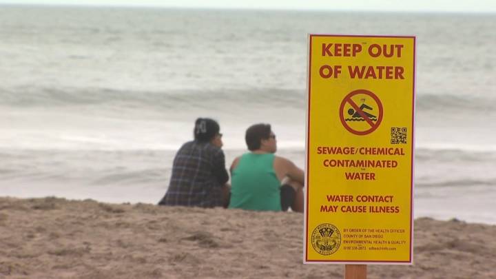 Cierre de playas empañan el día del trabajo en San Diego