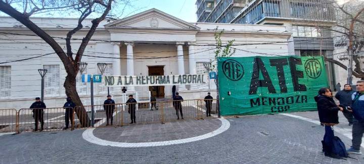Legislatura blindada: la reforma que se debate en Diputados y obligó a un fuerte operativo de seguridad