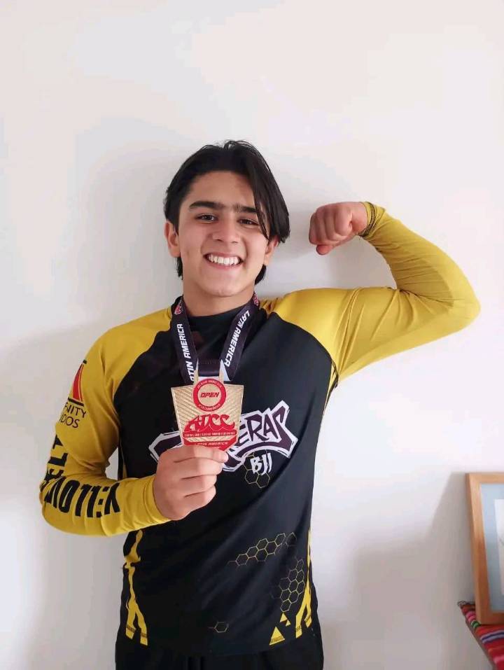 Con 14 años es campeón Latinoamericano de Jiu