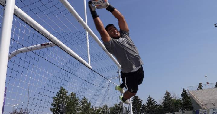 Out of His League: Goalkeeping with All-American goalie Juan Muñiz Navarrete