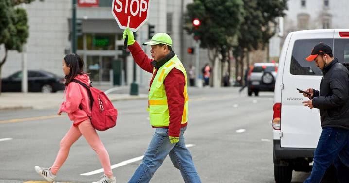 Mixed reaction to SF plan to add more school crossing guards