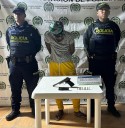 Cayó alias «La Negra». Escondía en su escote un arma de fuego para despistar a la Policía