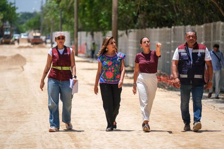 Supervisan reconstrucción de calle en Cancún, en beneficio de más de 5 mil estudiantes de la Unicaribe