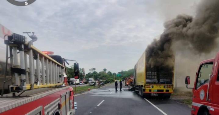 Se incendia camión de DHL en la Ruta del Sol y pierde hasta el 90% de encomiendas