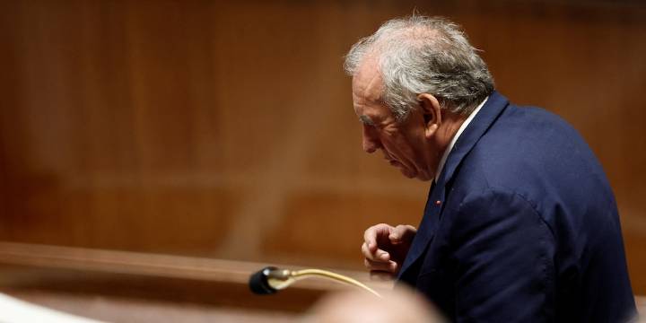 Cae el Gobierno de Francia: Bayrou pierde la moción de confianza y desata una crisis institucional