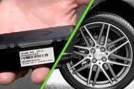 El dueño de un taller de autos se cansó de que les robaran las llantas y pensó en algo: colocar rastreadores para atrapar al ladrón
