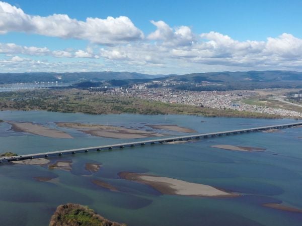 Ministra del MOP: El Puente Industrial estará terminado el próximo año