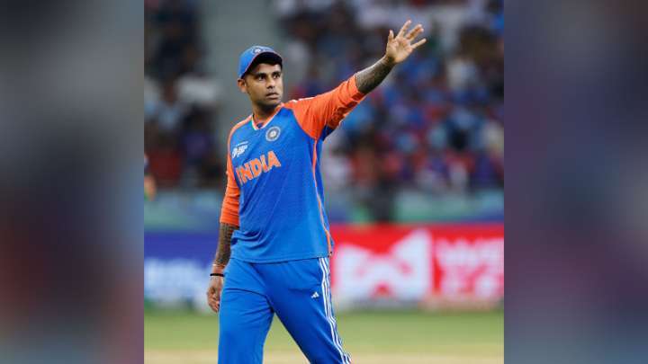 Asia Cup Final: India win toss, put Pakistan to bat; Pandya ruled out due to niggle