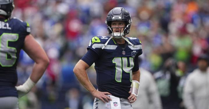 New QB Sam Darnold and offensive coordinator Klint Kubiak have slow starts for Seahawks