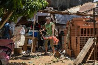 Damnificados en Zulia claman por reconstrucción de casas tras explosión en fábrica de fuegos artificiales