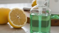 Mezclar limón y detergente: por qué recomiendan hacerlo y para qué sirve