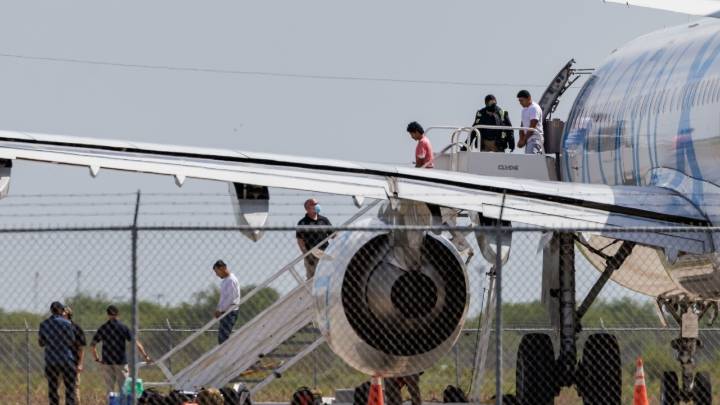 US deports 'planeload' of Iranians in rare cooperation with Tehran: Report
