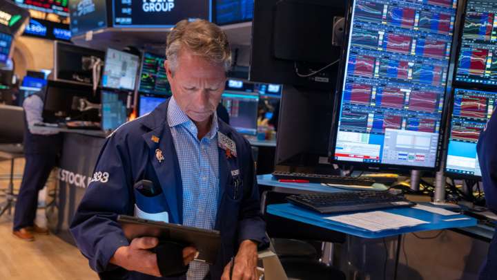 Lunes en rojo: caen las acciones argentinas en Wall Street y el riesgo país supera los 1000 puntos