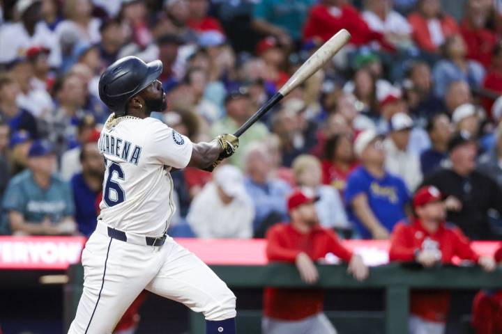 Deadspin | Randy Arozarena homers, drives in 4 to help Mariners edge Cards