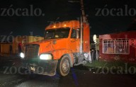 Trailero provoca choque y deja sin luz a colonia Vista Hermosa