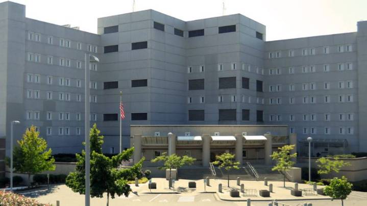 Grays Harbor drug smuggler pleads guilty, prison overdose