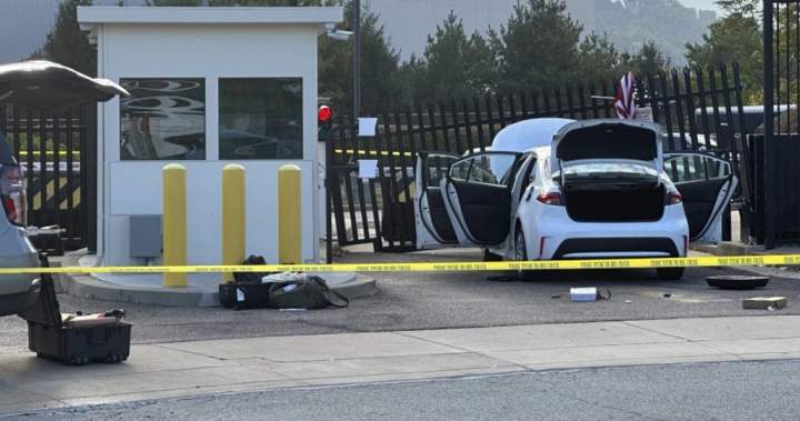 Manhunt underway for driver who rammed car into FBI building gate in Pittsburgh