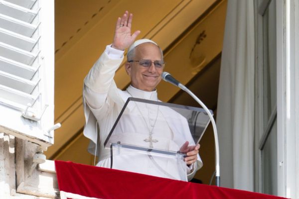 El Papa León XIV preside el Ángelus en el día de su 70 cumpleaños: “Doy gracias al Señor y a mis padres”