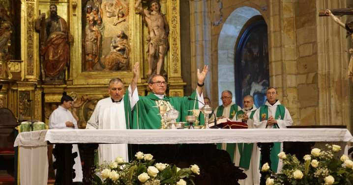 Soria despide a su obispo en El Burgo de Osma tras ocho años al frente de la Diócesis
