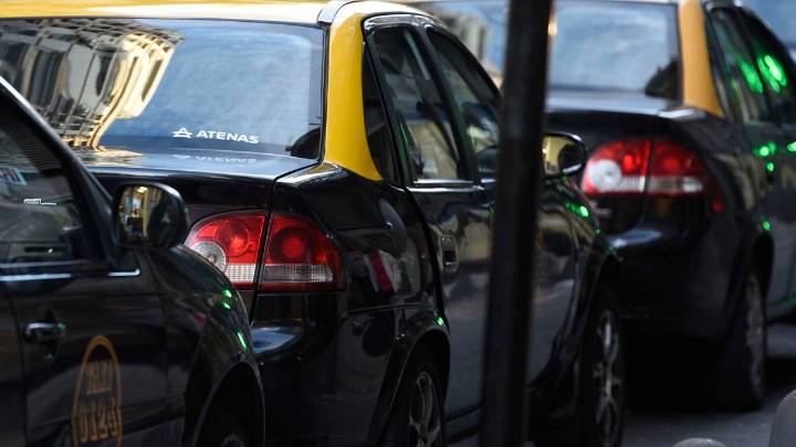 Discusión con taxistas en el centro: el pasajero golpeado sigue grave pero da señales positivas