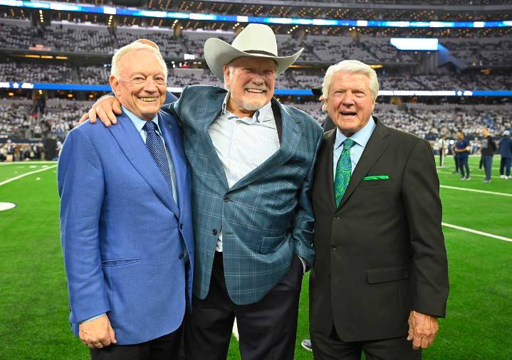 Terry Bradshaw Tells Jerry Jones & Cowboys What to Do as Micah Parsons Returns Home After the blockbuster trade, Micah Parsons is all set to face his ex-teammates as Terry Bradshaw predicts Jerry Jone