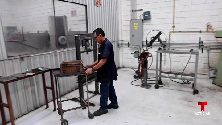 Crisis laboral en la industria maquiladora fronteriza – Telemundo Area de la Bahía 48