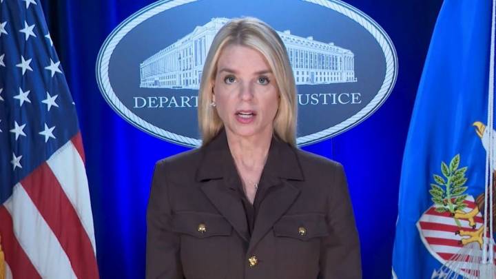 EU arresta a 12 traficantes de personas, anuncia Pam Bondi